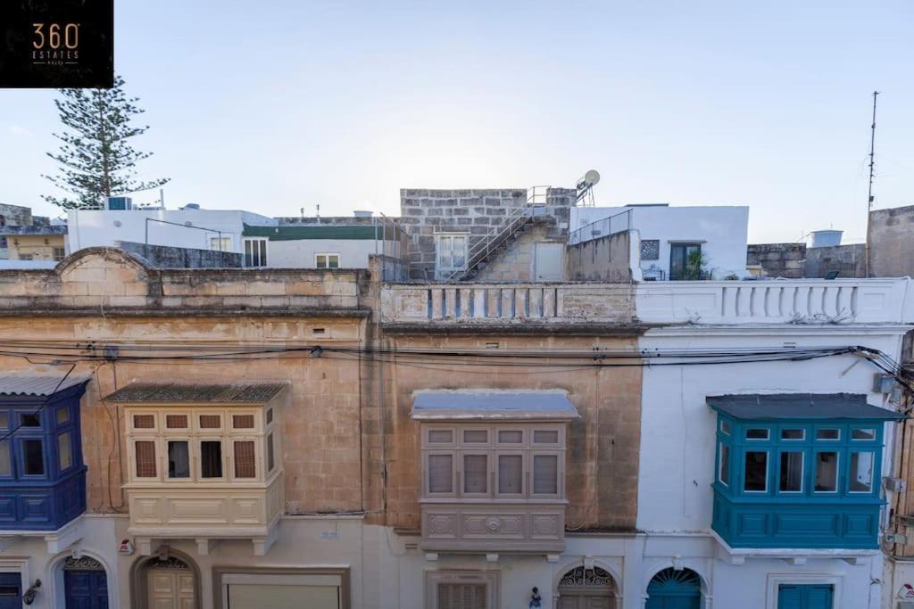Beautiful, Typical Maltese 4Br Home With Roof Top By 360 Estates Σλιέμα Εξωτερικό φωτογραφία