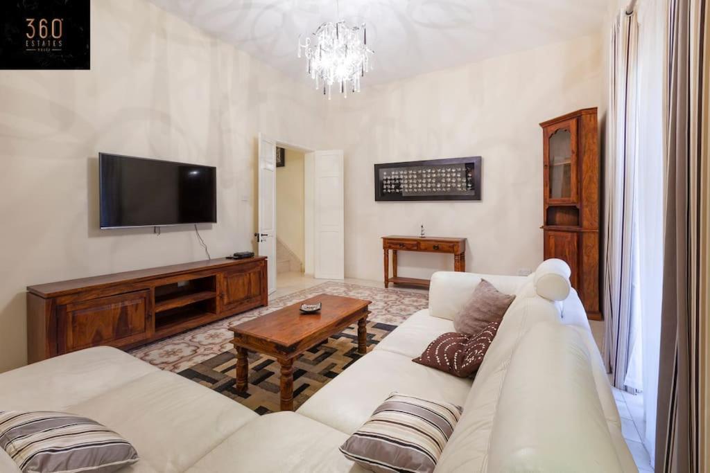 Beautiful, Typical Maltese 4Br Home With Roof Top By 360 Estates Σλιέμα Εξωτερικό φωτογραφία