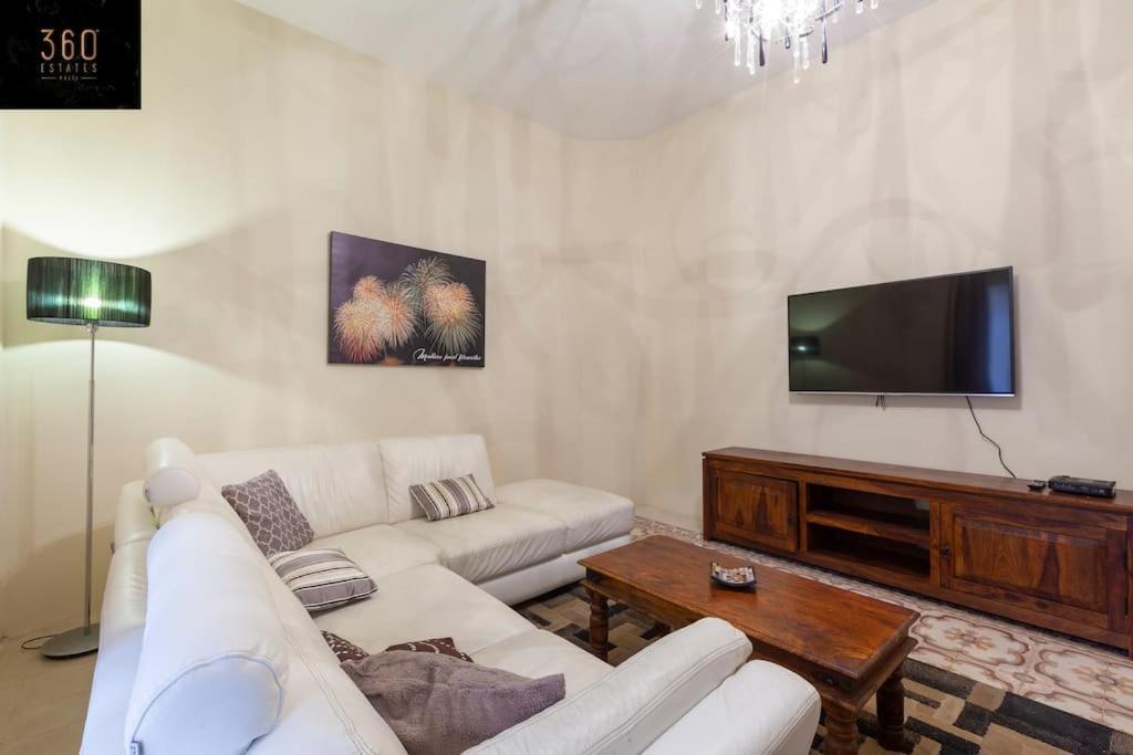 Beautiful, Typical Maltese 4Br Home With Roof Top By 360 Estates Σλιέμα Εξωτερικό φωτογραφία