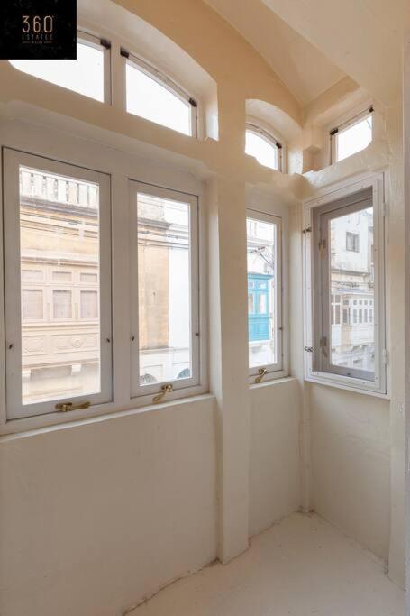 Beautiful, Typical Maltese 4Br Home With Roof Top By 360 Estates Σλιέμα Εξωτερικό φωτογραφία