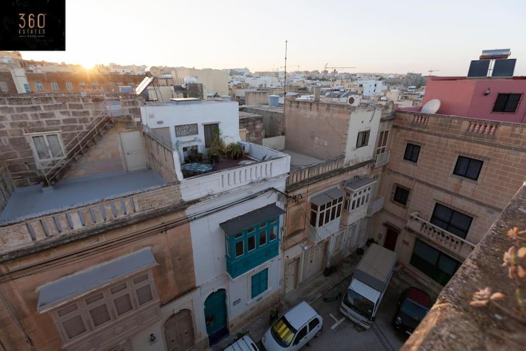 Beautiful, Typical Maltese 4Br Home With Roof Top By 360 Estates Σλιέμα Εξωτερικό φωτογραφία