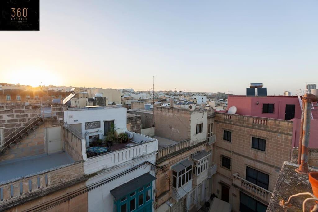 Beautiful, Typical Maltese 4Br Home With Roof Top By 360 Estates Σλιέμα Εξωτερικό φωτογραφία